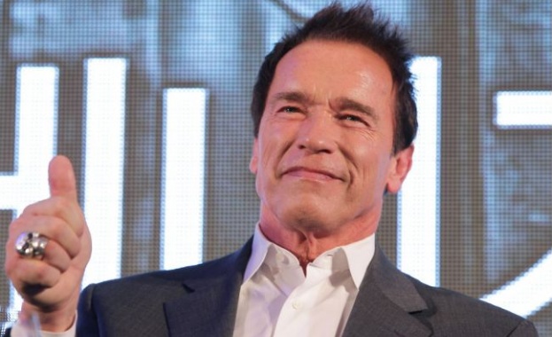 С видеопослание Шварценегер подкрепи протестите в Киев 