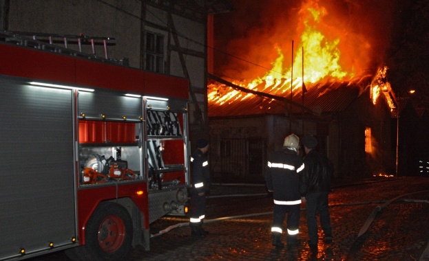 Локализираха пожара в „Княжево"