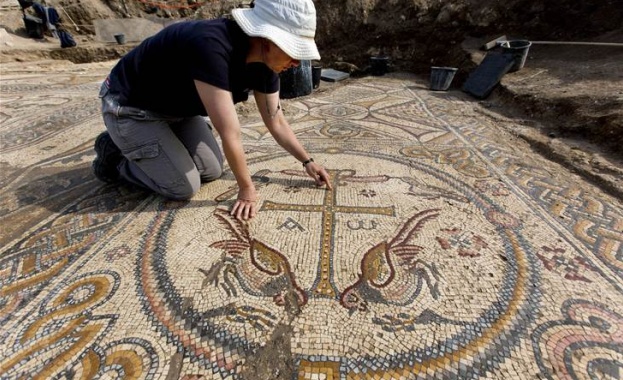 В Израел откриха уникална византийска църква с мозайки