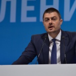 В сравнение с политиците съм беден