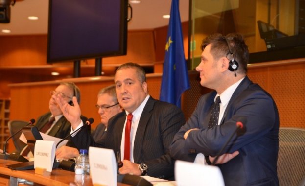 Бинев организира конференция за организираната престъпност в ЕП