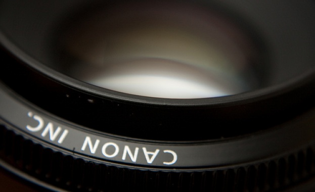 Canon връща част от производството си в Япония