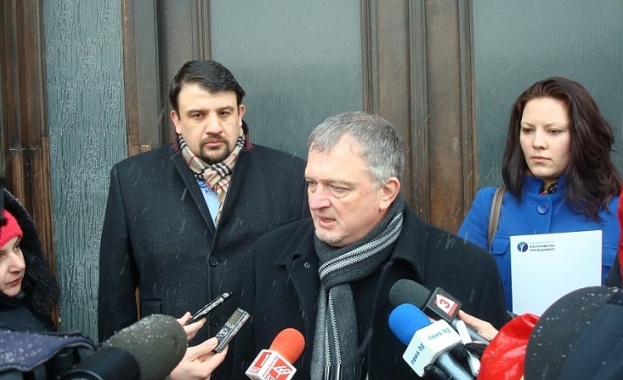 ДБГ: Управляващата коалиция е вредна и опасна за здравето на хората