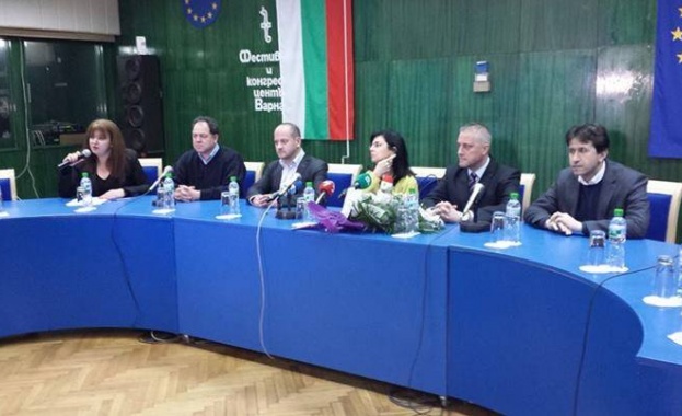 Реформаторите показват листата си за евровота в края на февруари