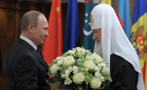 Путин поздрави Патриарх Кирил с петата годишнина от интронизацията му 
