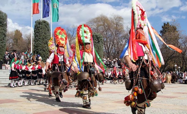 Над 800 кукери в Стара Загора за Фестивала на маскарадните игри 