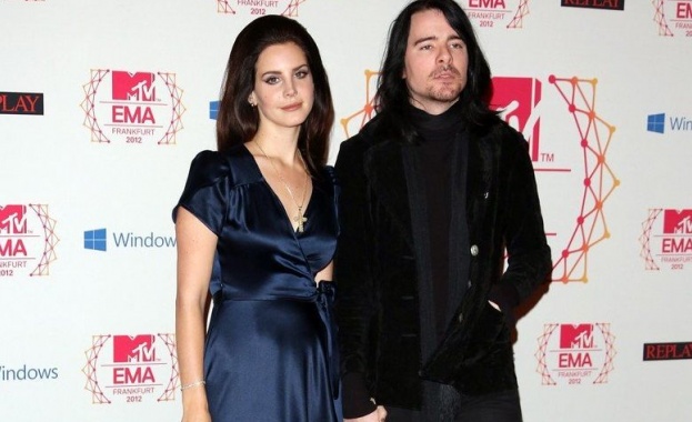 Лана Дел Рей се омъжила тайно