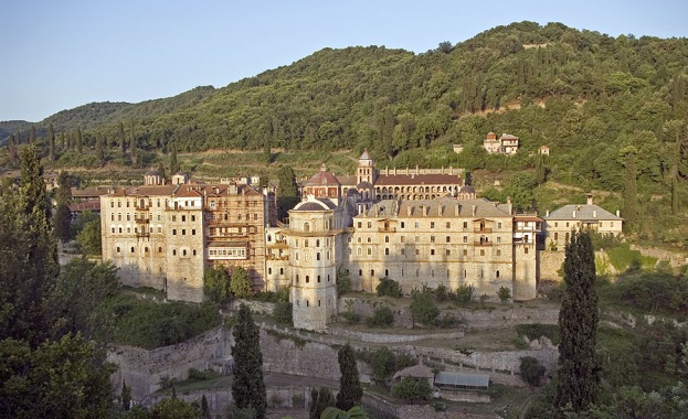 Държавата дава 1 млн.лева на Зографския манастир в Атон