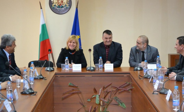Министър Терзиева се срещна с кметове от област Кърджали