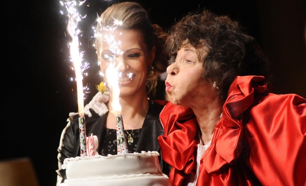 Стоянка Мутафова отпразнува 92-рия си рожден ден на сцената /снимки/