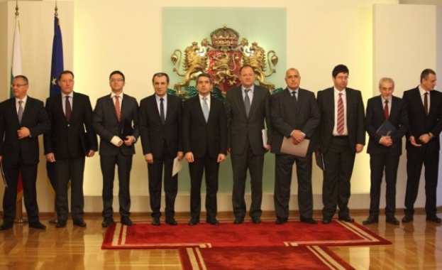 Единодушие в КСНС по 8 стратегически приоритета, Сидеров с особено мнение