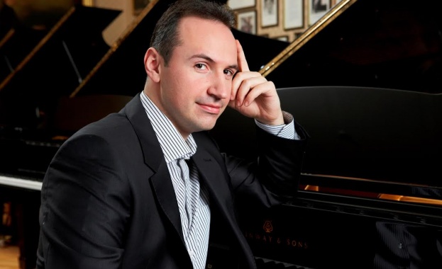 Радиосимфониците свирят Чайковски под палката на Емил Табаков