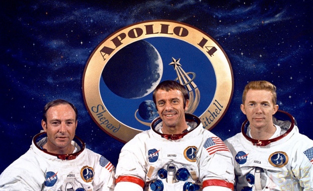 На 5 февруари 1971 г. „Аполо 14" каца на Луната