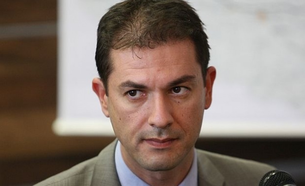 Орешарски освободи заместник-министър Симидчиев 