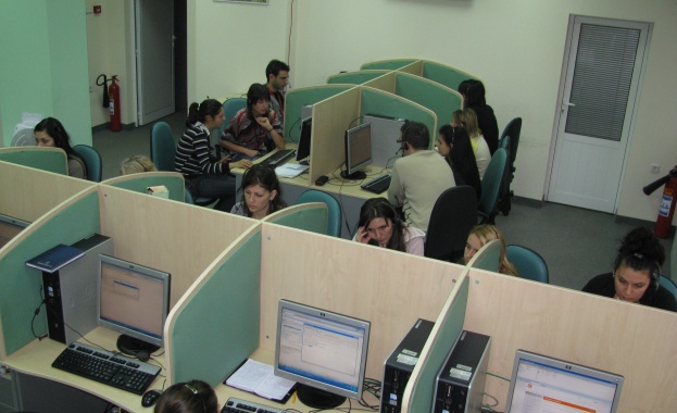 Повече от 1 милион обаждания са постъпили в контактния център на ЧЕЗ през 2013 г.