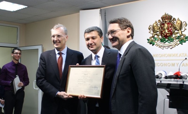 Стойнев: България тръгна по пътя на икономическия растеж