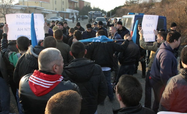 Полицейска блокада и арести заради посещението на Борисов в Казанлък