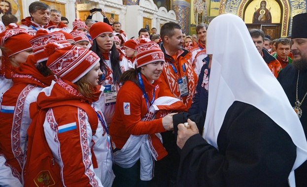 Патриарх Кирил подари на руските спортисти икона на  Св. преп. Сергий Радонежски