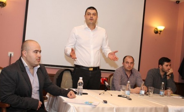 Бареков: Станишев - идеолог на плоския данък. Това е цинизъм!