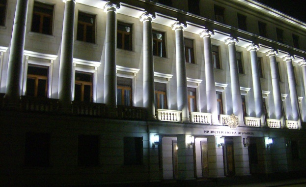 Сръбският министър на отбраната пристигна на официално посещение в България