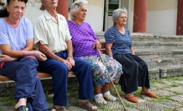 Дядо убит в старчески дом?