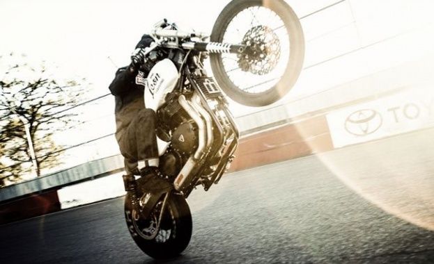 Icon 1000 представи един различен Triumph