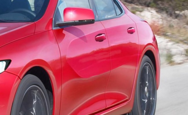 Peugeot 408 GT предизвиква Mercedes CLA на дуел