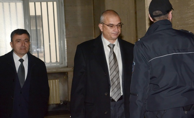 Посланик даде показания по делото срещу Батко 