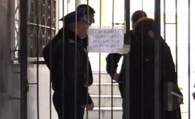 Бомбена заплаха заради сергии за мартеници 