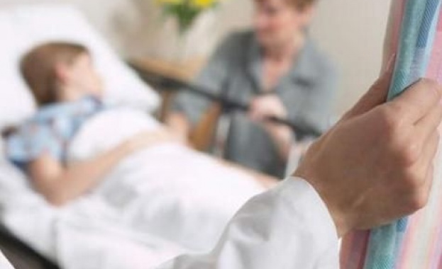 Най малко 57 ученици са били натровени с неустановена субстанция в