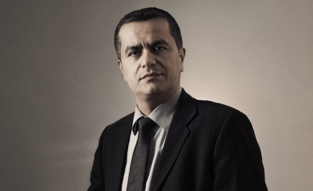 Арестуват холандски авиобос, уринирал на оградата на Путин