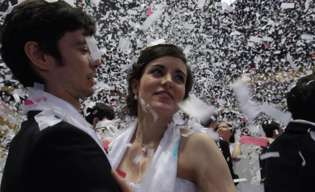 2 500 двойки си казаха "да" в Южна Корея 