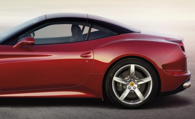 Ferrari California T навлиза в новата турбо ера (видео)