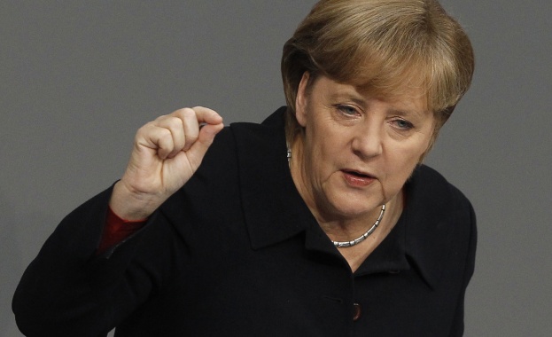 Меркел покани Кличко и Яценюк в Берлин 