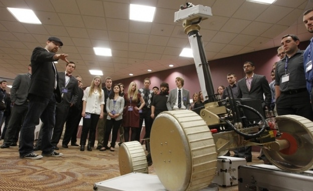 За 2 месеца българин печели 2 награди за роботика в САЩ