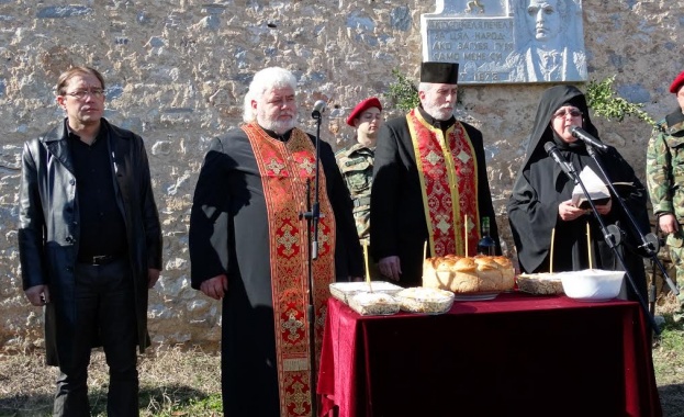 Повече от 2 хиляди души се включиха в похода-поклонение до "Св. Петка Мулдавска"