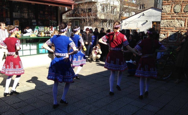 Софиянци бяха изненадани с уникален празник на любовта и виното
