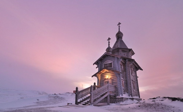 В Антарктида осветиха най-южният на земята православен храм