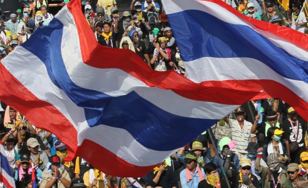 Демонстранти блокираха правителствени сгради в Банкок