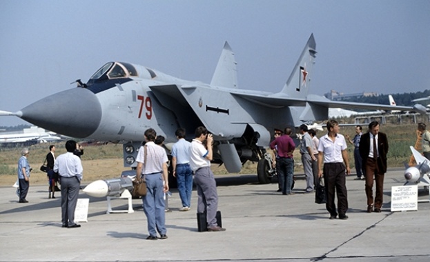 Прехващач МиГ-31 пази въздушните граници на Русия