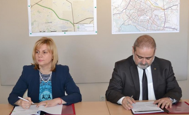 Подписаха договора за Северната скоростна тангента