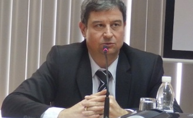 Синдикати предупреждават за образователна катастрофа