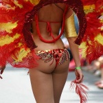 Рио де Жанейро от днес е в ритъма на самбата