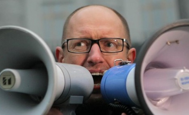 Опозицията моли Янукович за временно примирие 