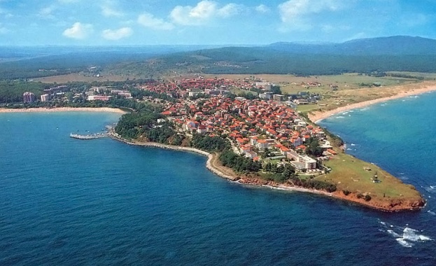 Кметът на Царево иска промяна на заповедите за отмяна на ОУП 