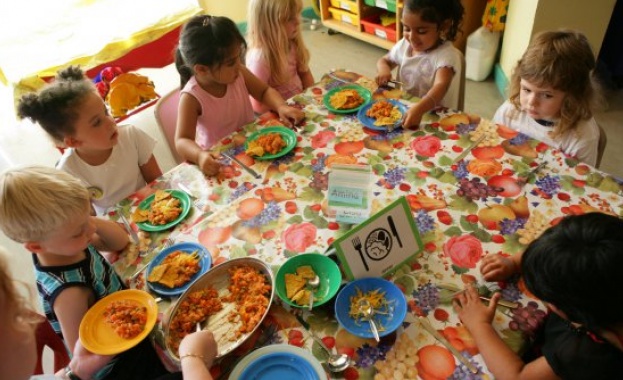 Кайма вместо месо и яйчен прах вместо яйца за децата в Старозагорско