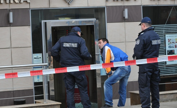 Откриха колата на ограбилите банковия клон в София?