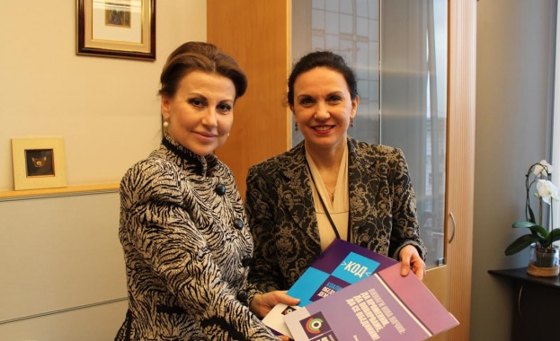 Първанова и Раева заедно в кампания за повече жени в политиката