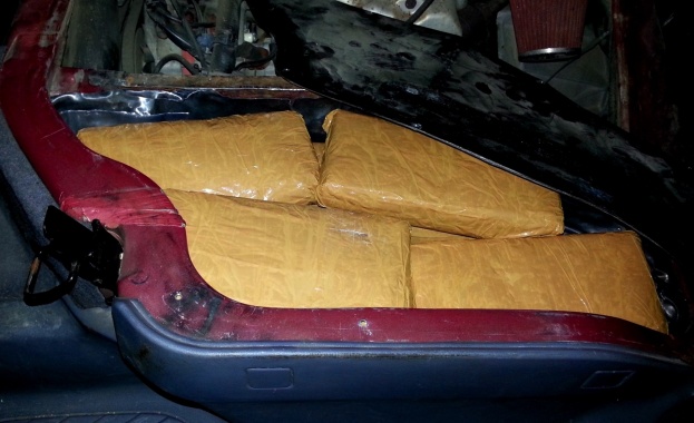 Хероин за милион и половина откриха митничари на „Лесово” 