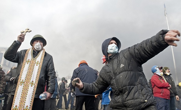 Американските и европейските ястреби глупаво мечтаят за смяна на режима